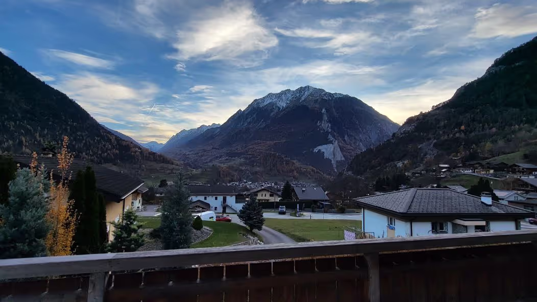 house sitting Switzerland with a view over the mountains