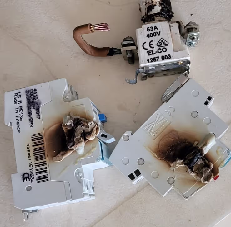 burnt fuses from Kefalonia, house sit