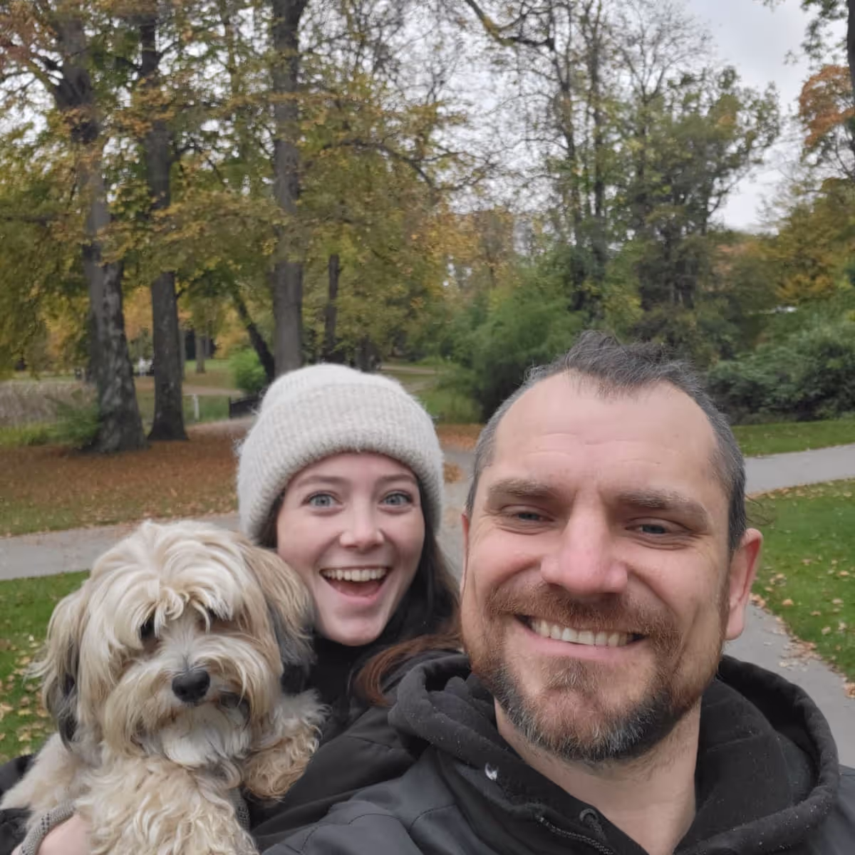 Konrad and Caro looking after a dog in Luxembourg