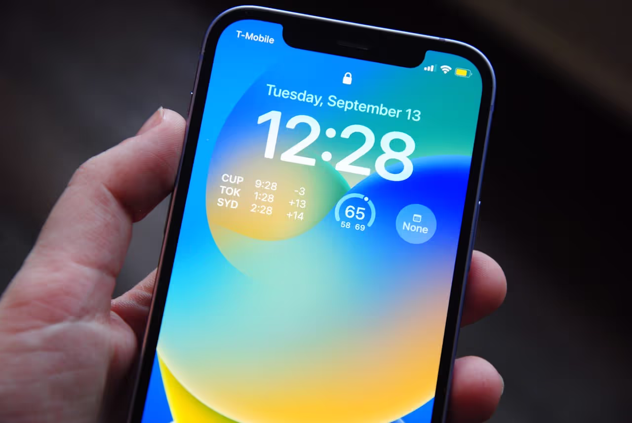 Setting up a world clock on your mobile