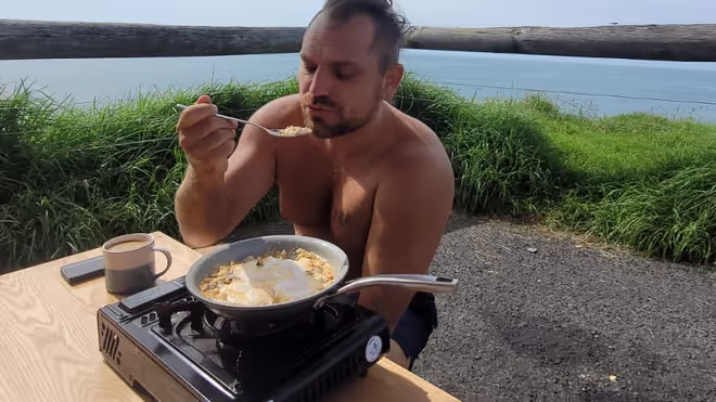 How to Cook Well When Living in a Van Between House Sits